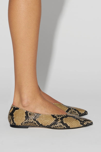 Loafer Moa in Snake Hazelnut Aeyde