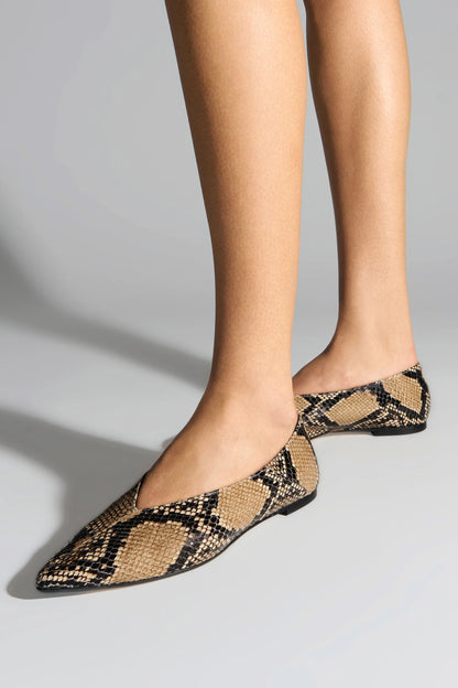 Loafer Moa in Snake Hazelnut Aeyde