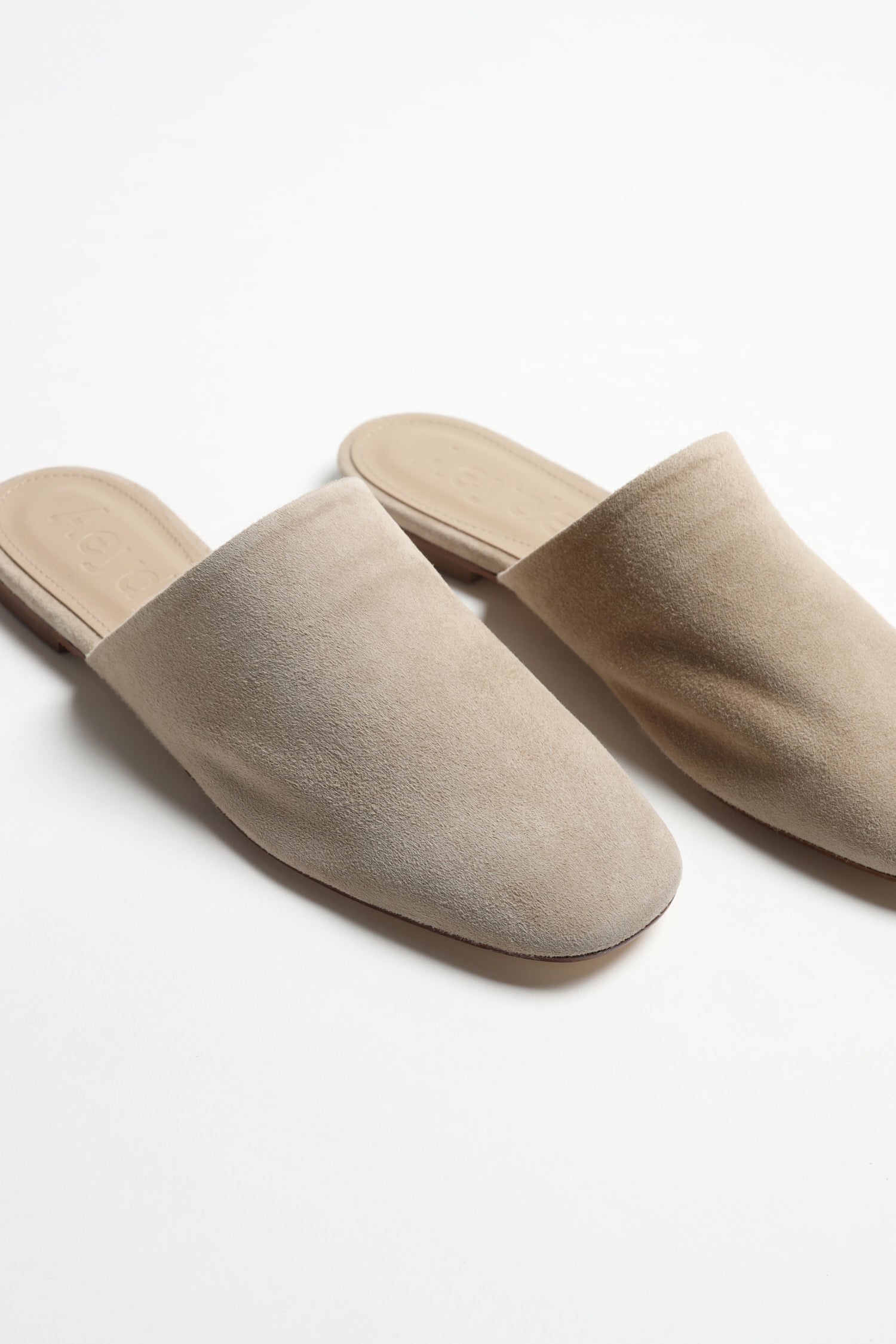 Rega Suede SandAeyde Mules - Anita Hass