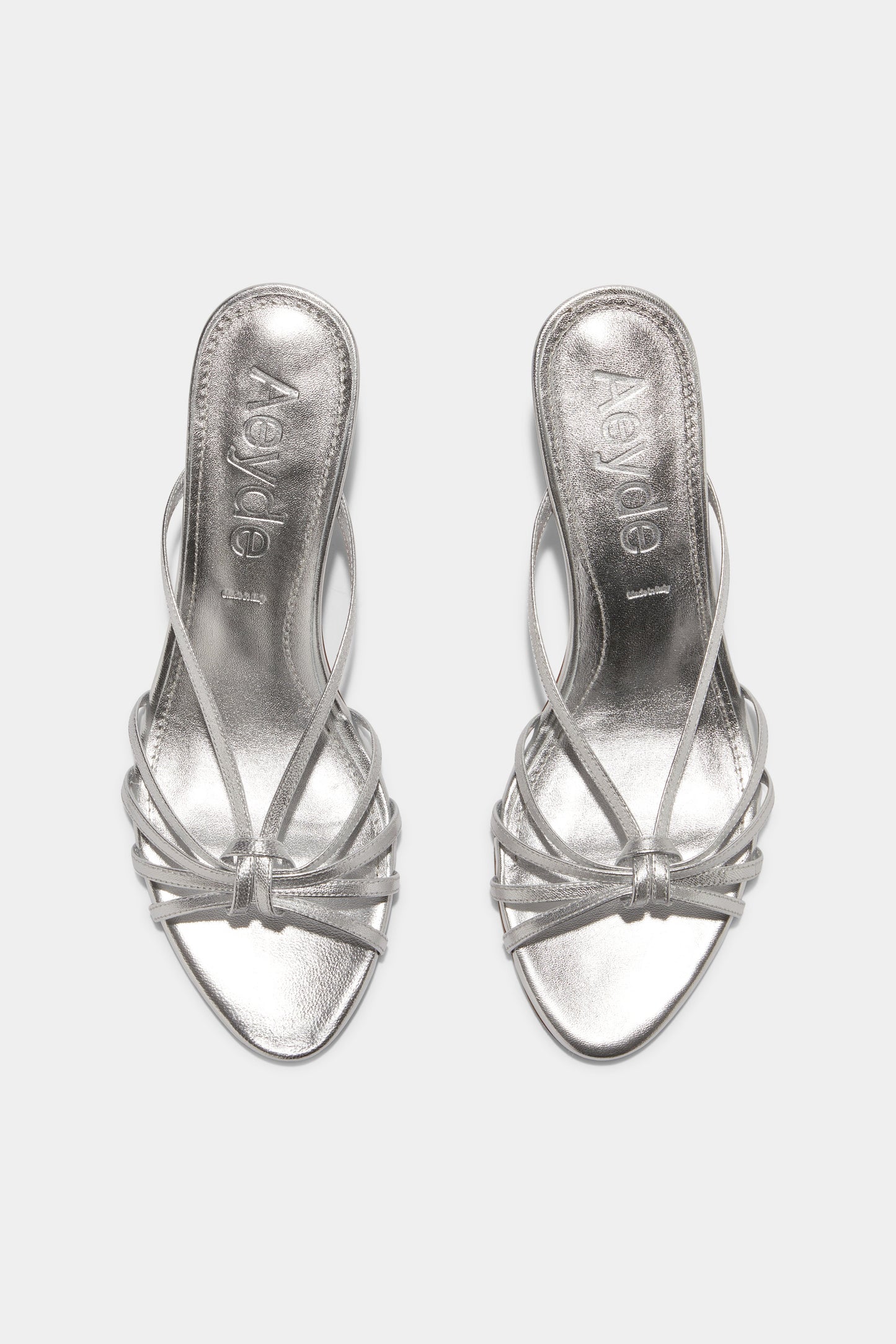 Sandalias Abby en color plata de Aeyde - Anita Hass