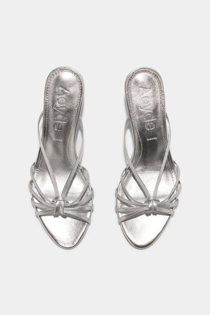 Sandalias Abby en color plata de Aeyde - Anita Hass