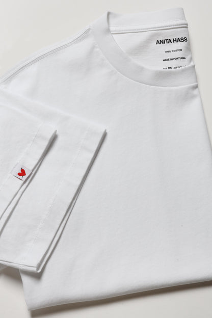 ホワイトのTシャツ「Heart Flag」Anita Hass - Anita Hass