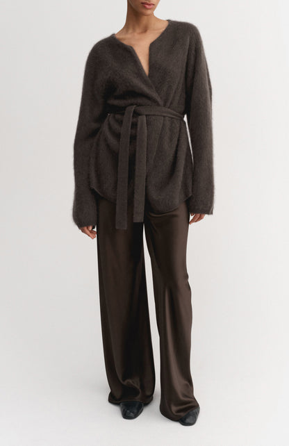 Cardigan Aria in Chocolate Almada Label