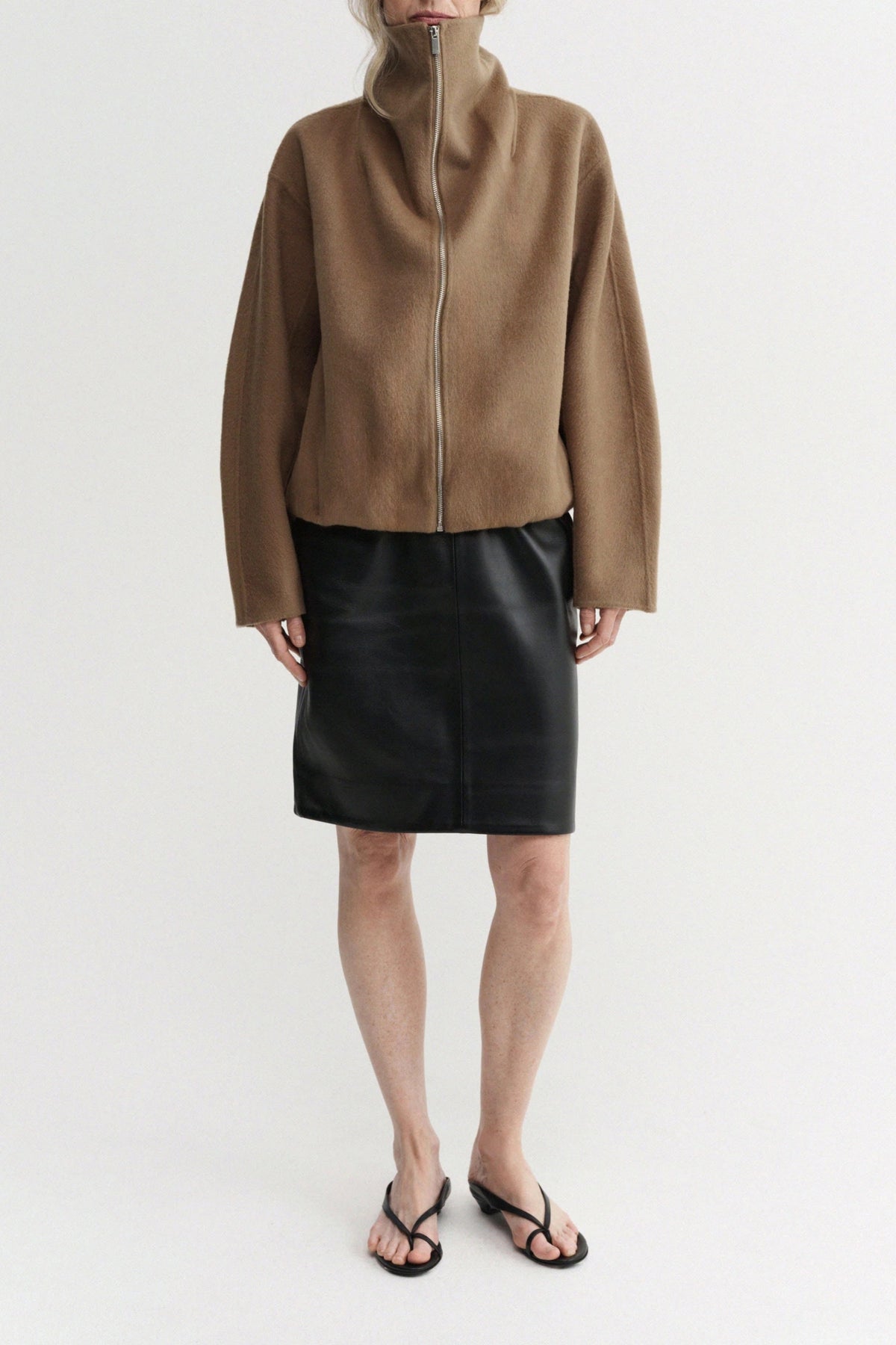 Jacke Lindy in Tan Almada Label