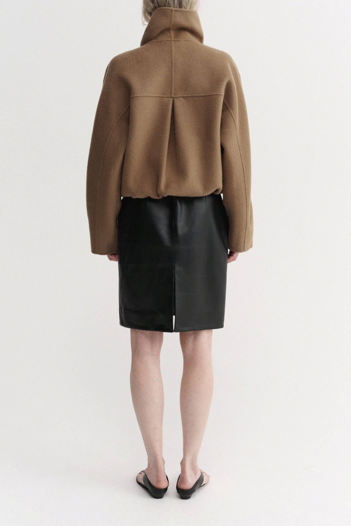 Jacke Lindy in Tan Almada Label