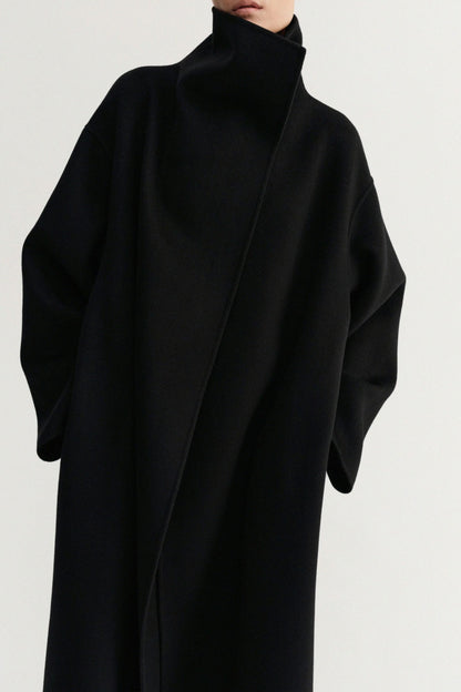 Mantel Thammy in Schwarz Almada Label