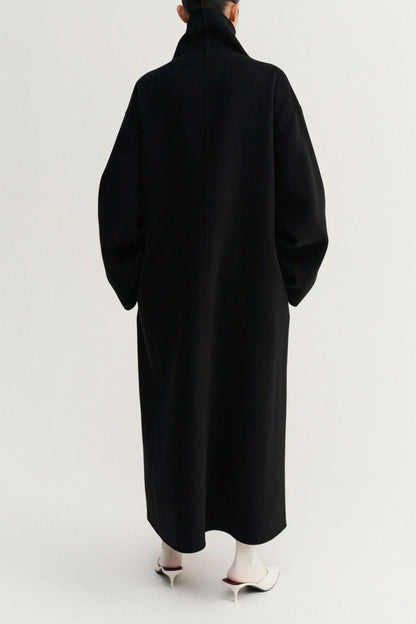 Mantel Thammy in Schwarz Almada Label