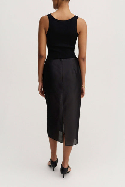 Rock Kiana in Schwarz Almada Label