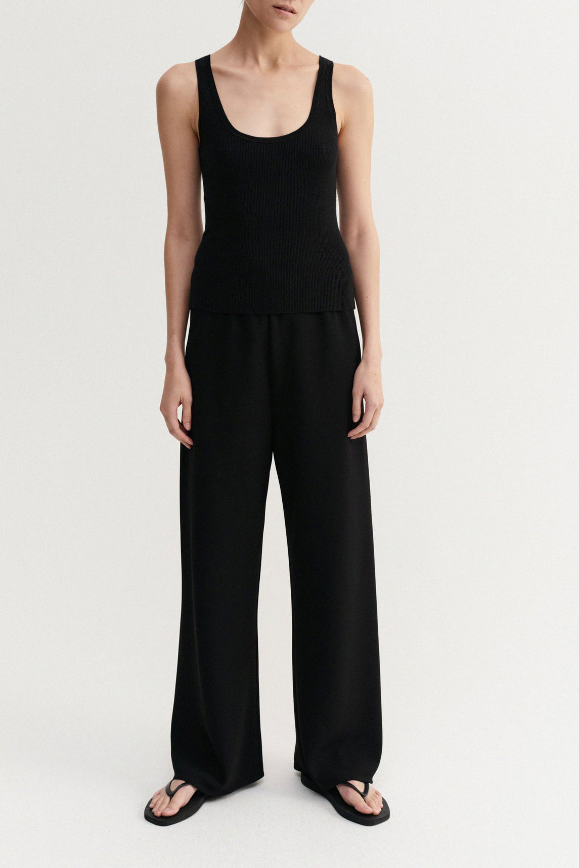 Top Indy Rib in Black Almada Label
