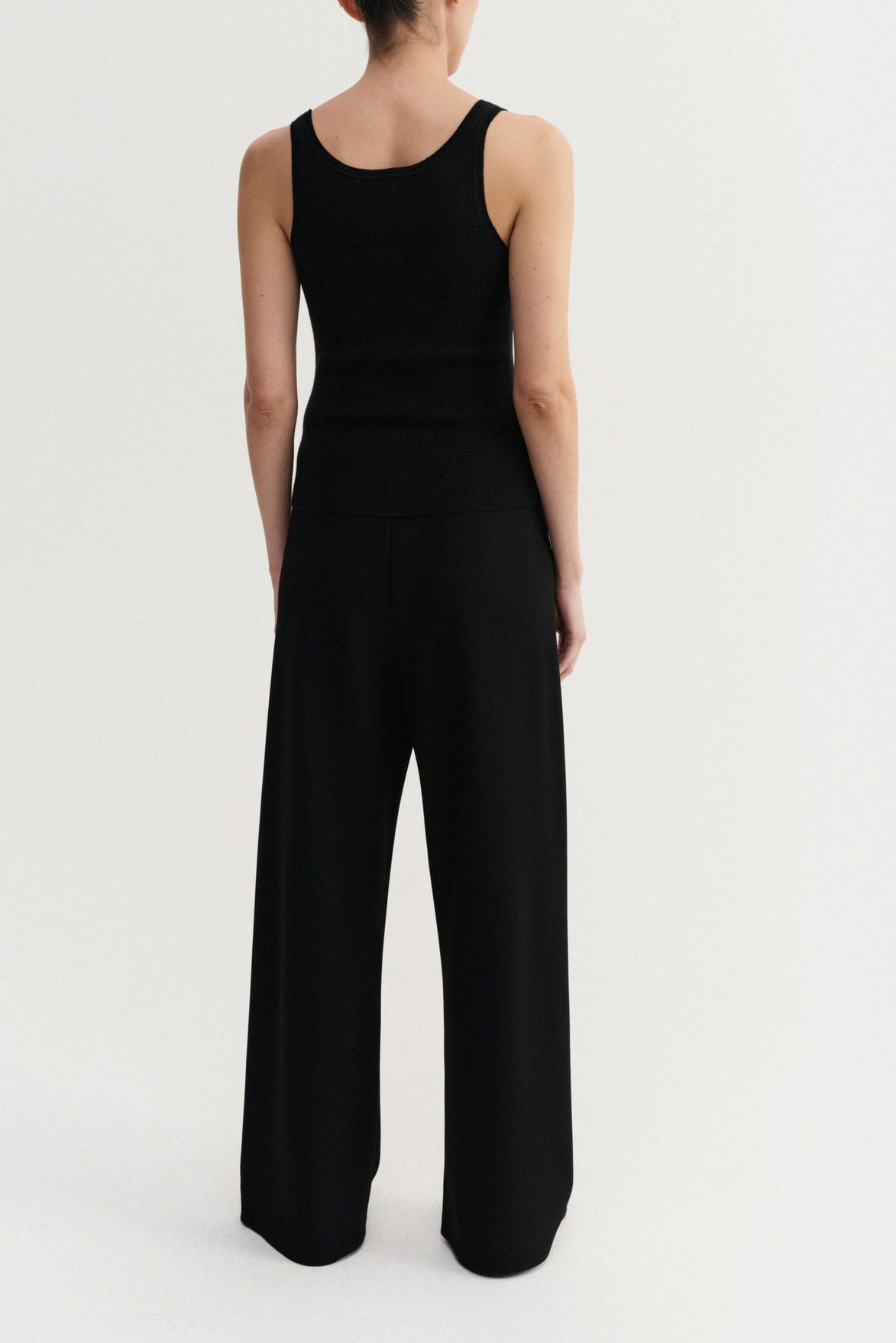 Top Indy Rib in Black Almada Label