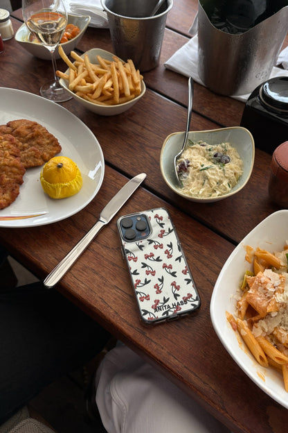 Handyhülle 'Cherry' in MirrorAnita Hass - Anita Hass