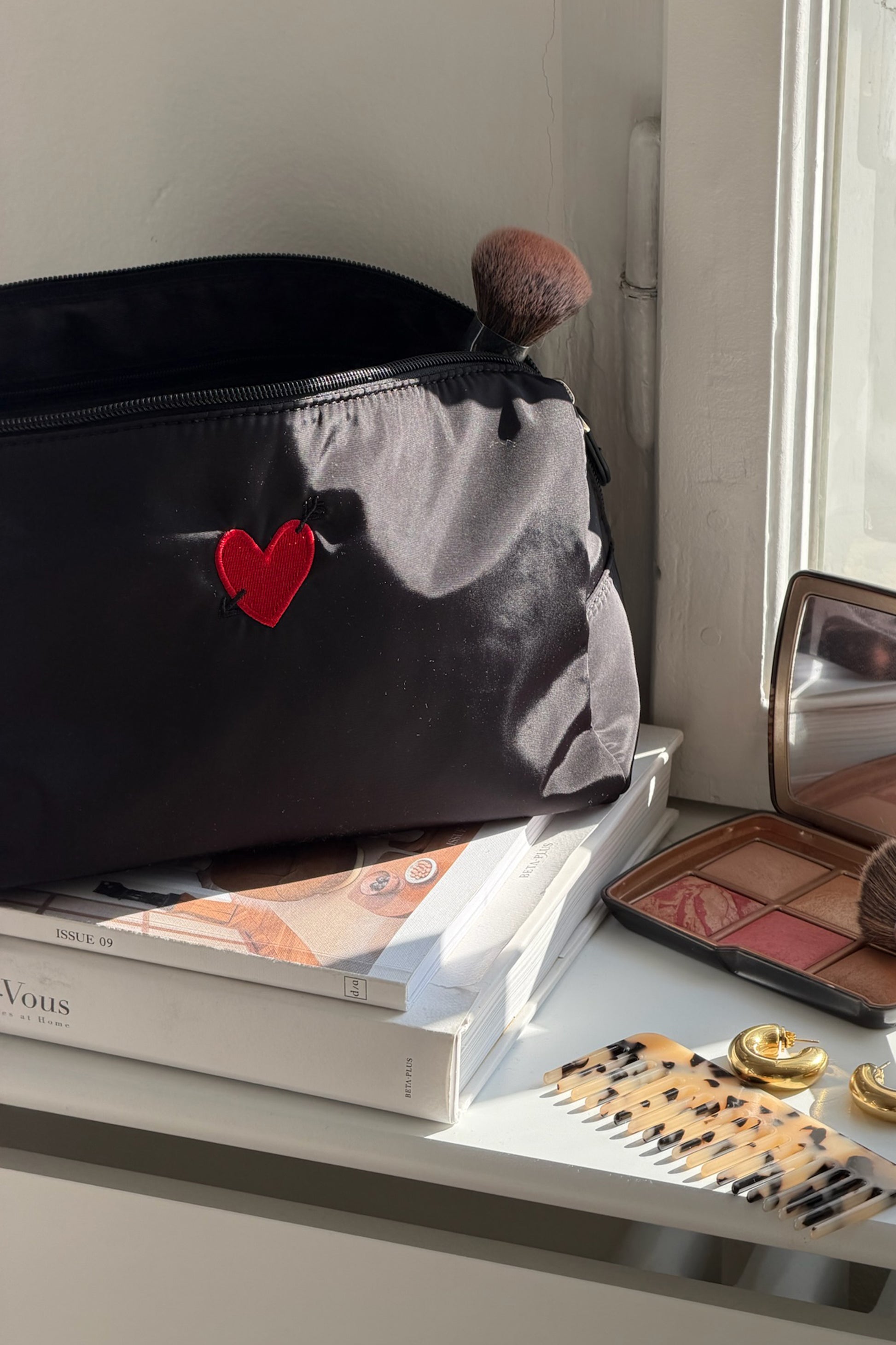 Pouch 'Heart' Large in Schwarz NylonAnita Hass - Anita Hass