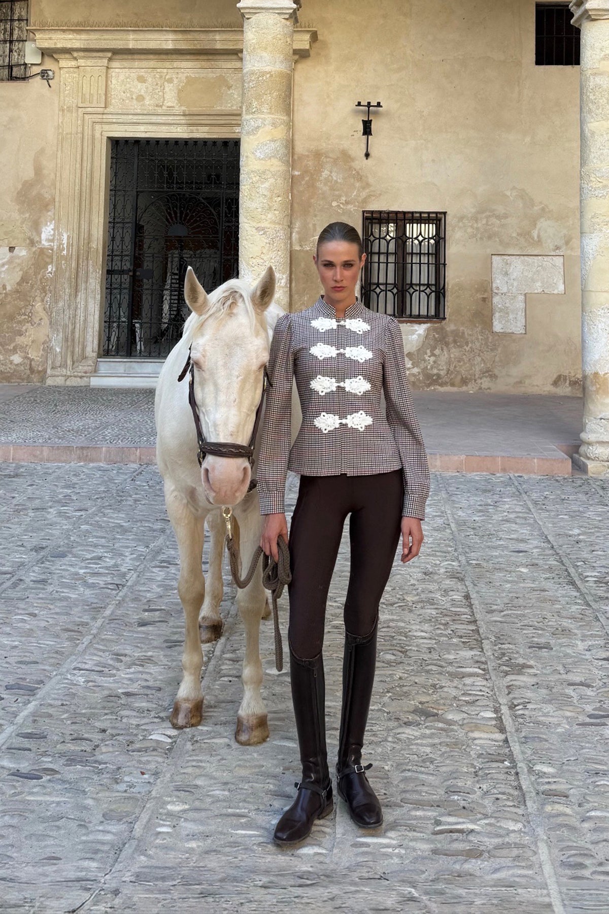 Blouse Caroline in Black/White/Red