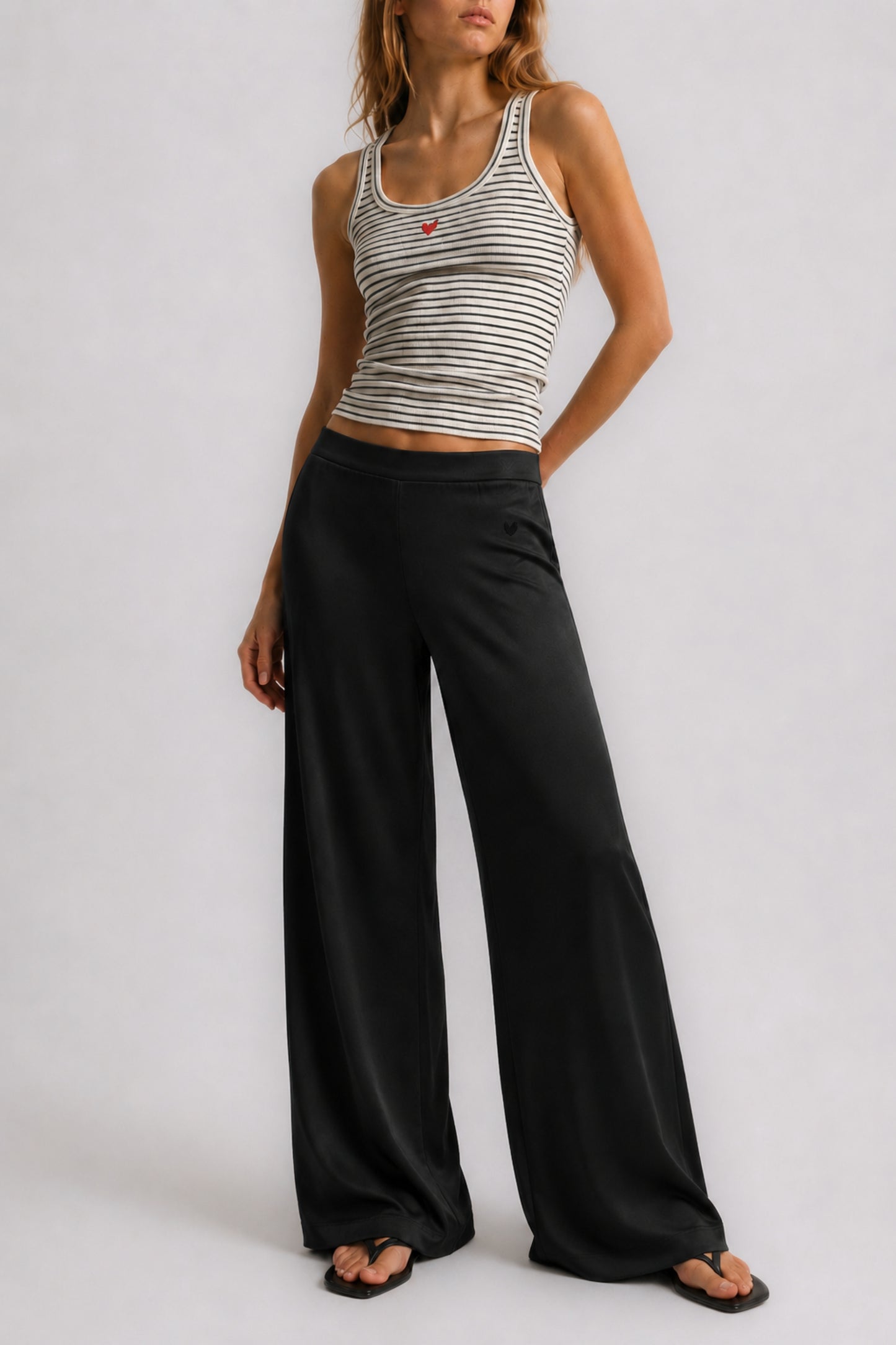 Hose Elegant Flow in Schwarz