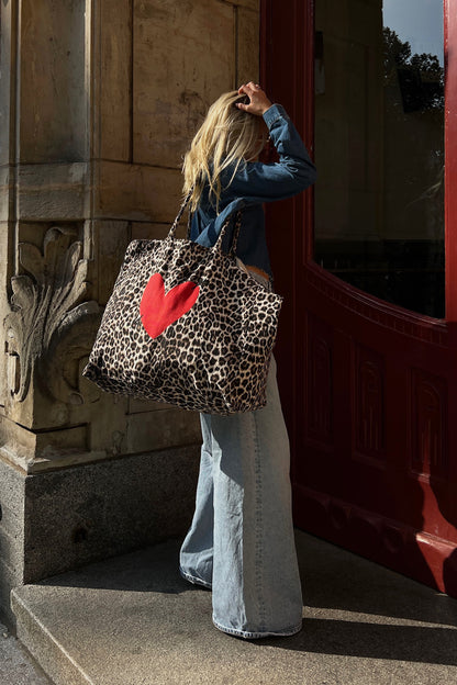 Shopper 'Heart' Large in Leo Anita Hass