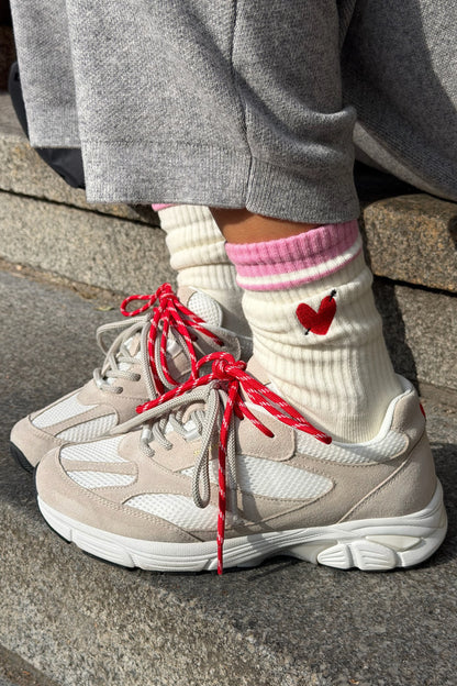 Sports Socks Heart in Off White/Pink