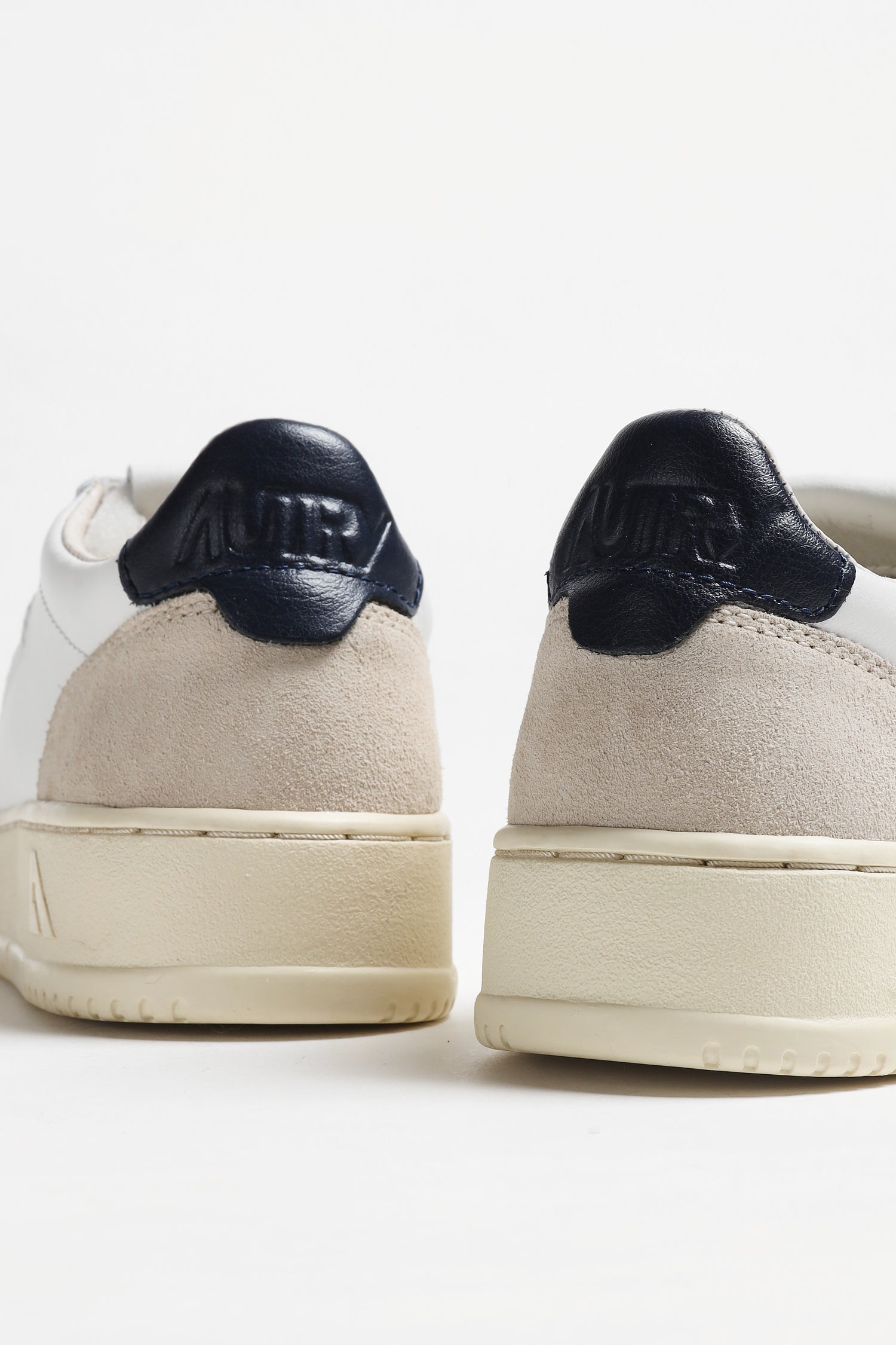 Sneaker Medalist Low Suede in Weiß/Blau Autry