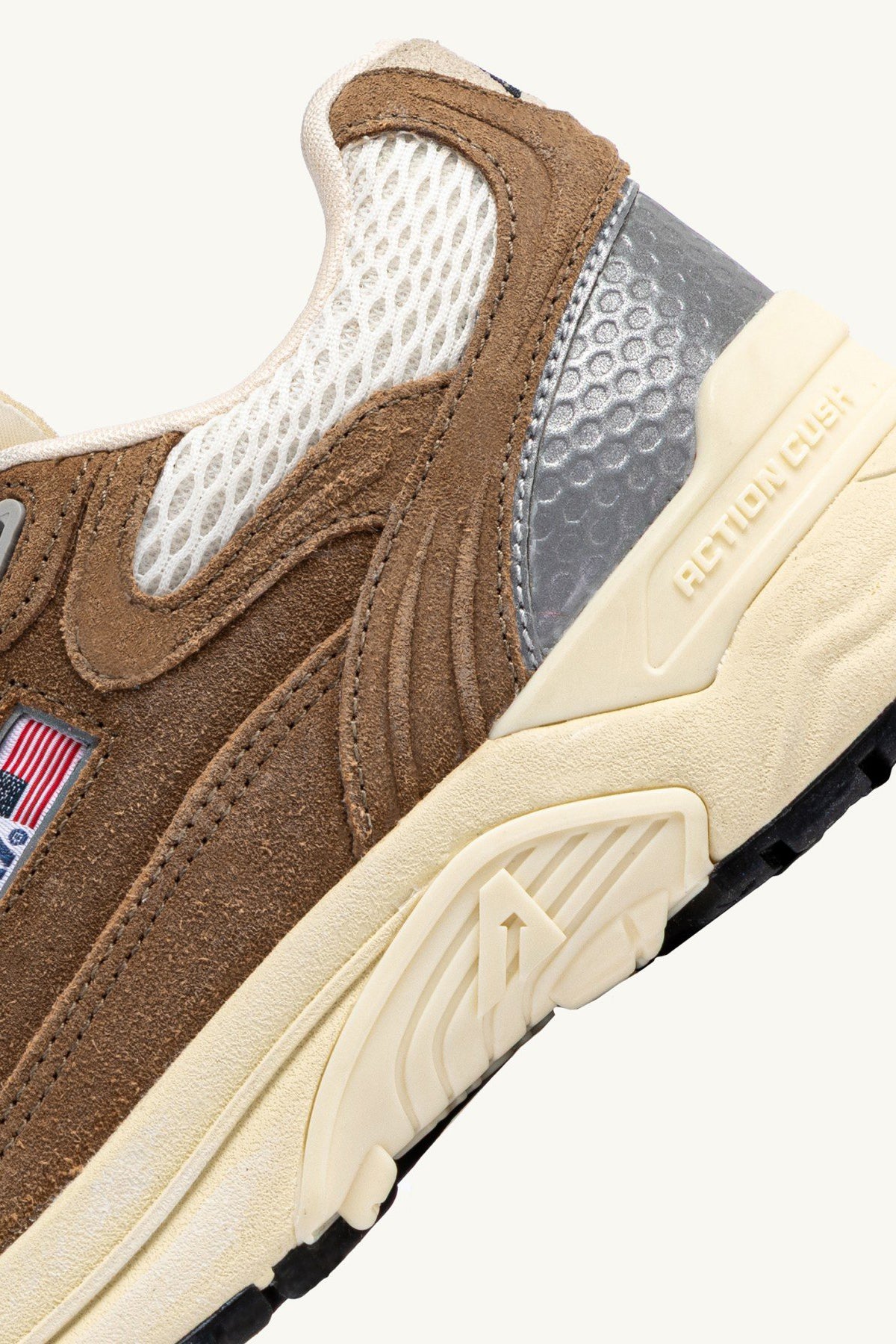 Sneaker Hyperway in Cigar/Silber Autry