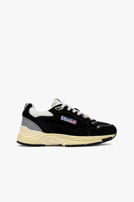 Sneaker Hyperway in Schwarz/Silber Autry