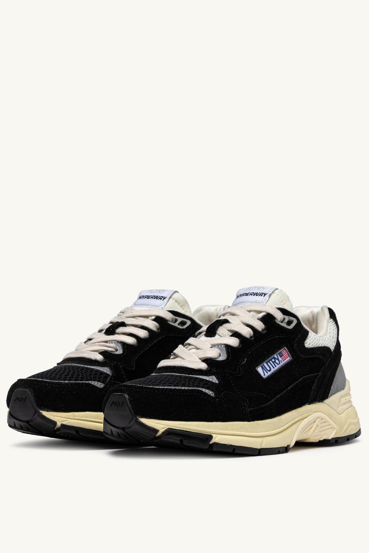 Sneaker Hyperway in Schwarz/Silber Autry