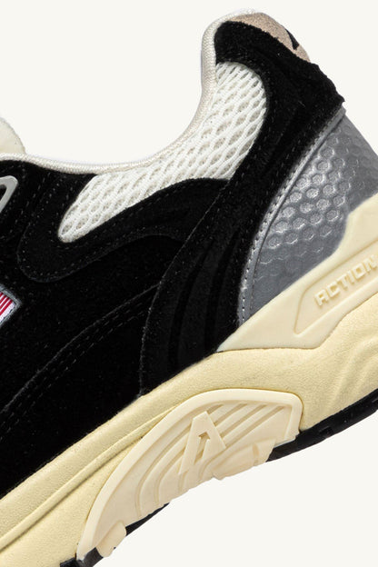 Sneaker Hyperway in Schwarz/Silber Autry