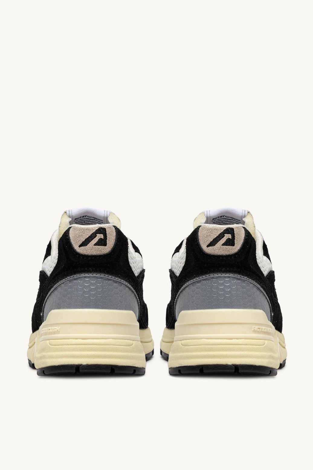 Sneaker Hyperway in Schwarz/Silber Autry