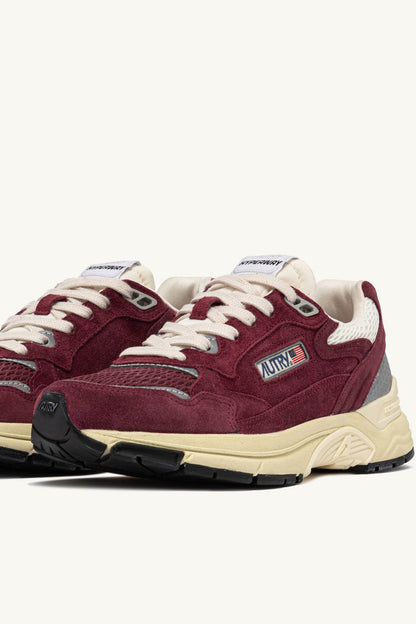 Sneaker Hyperway in Vinery/Silber Autry