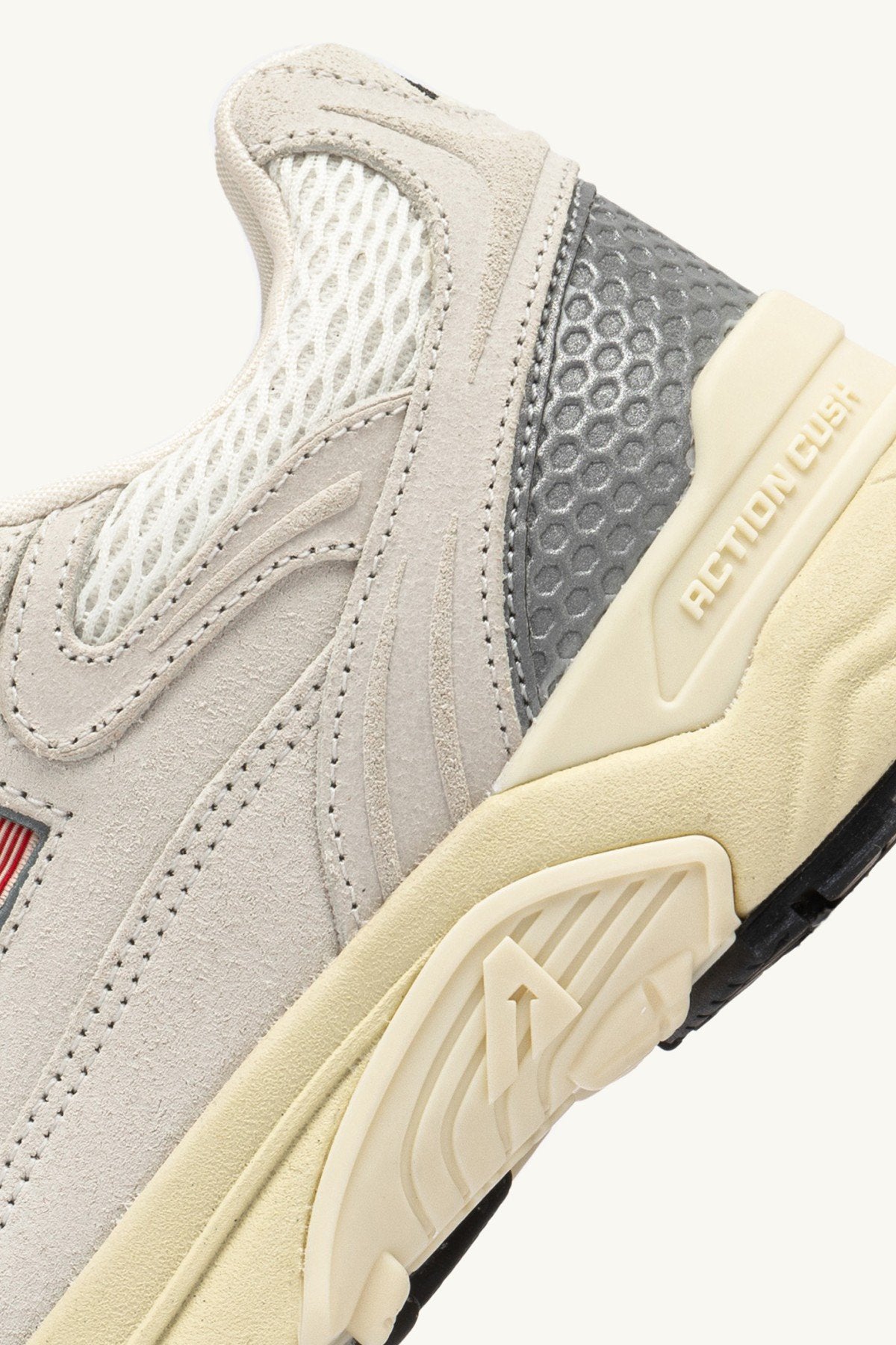 Sneaker Hyperway in Suede White/Silver Autry