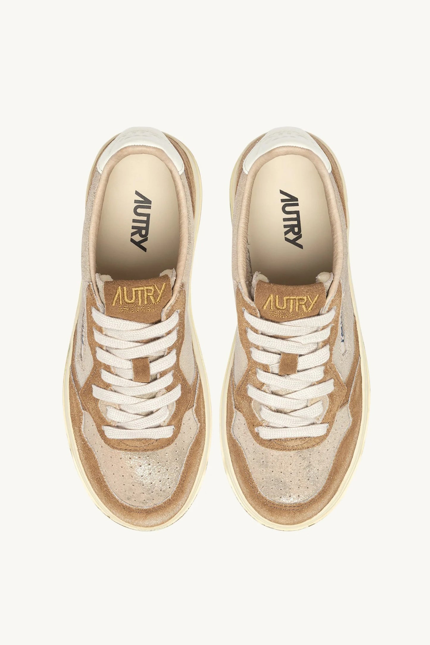 Sneaker Medalist in Platinum/Beige Autry