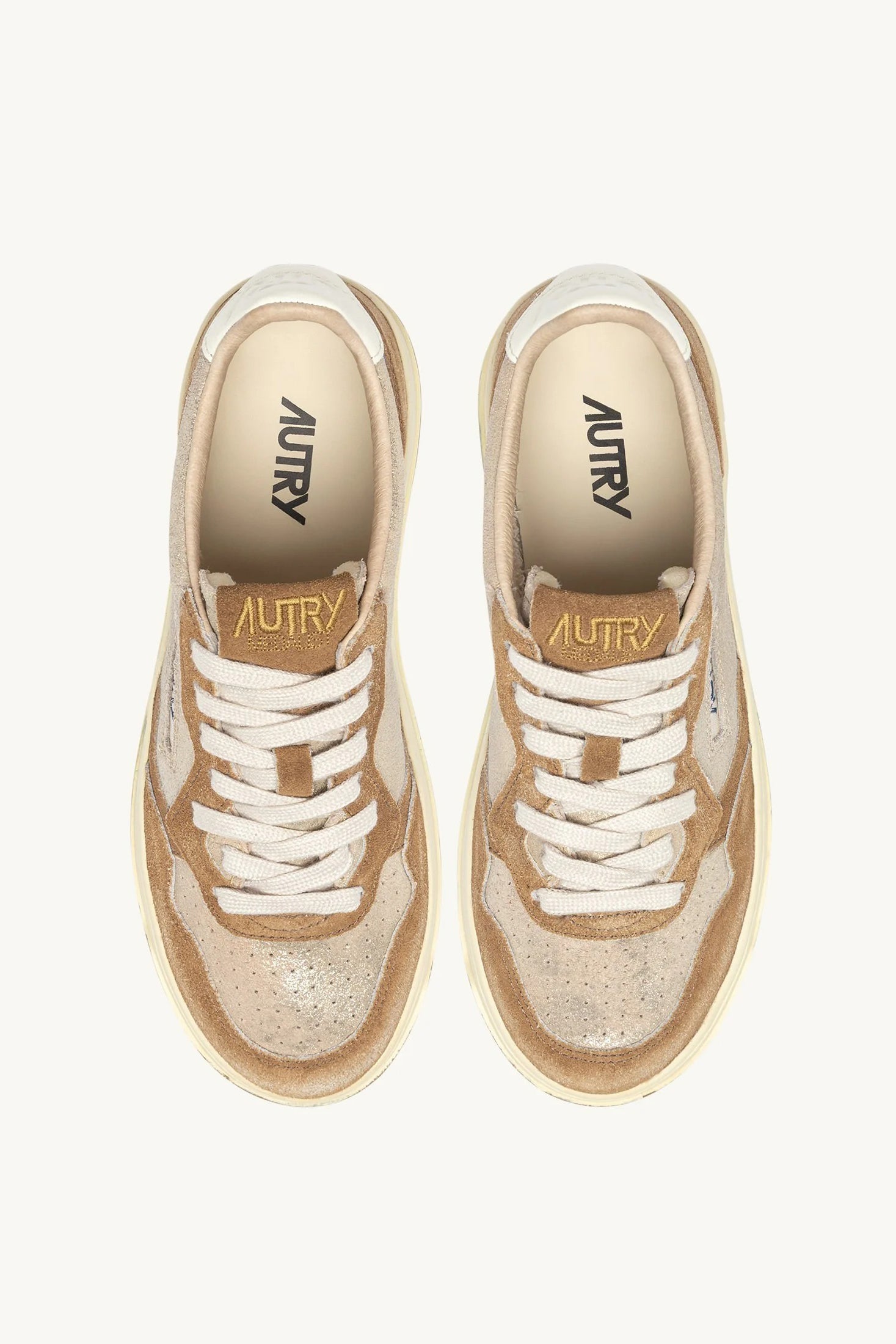 Sneaker Medalist in Platinum/Beige Autry