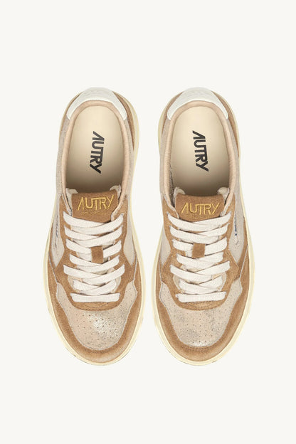 Sneaker Medalist in Platinum/Beige Autry