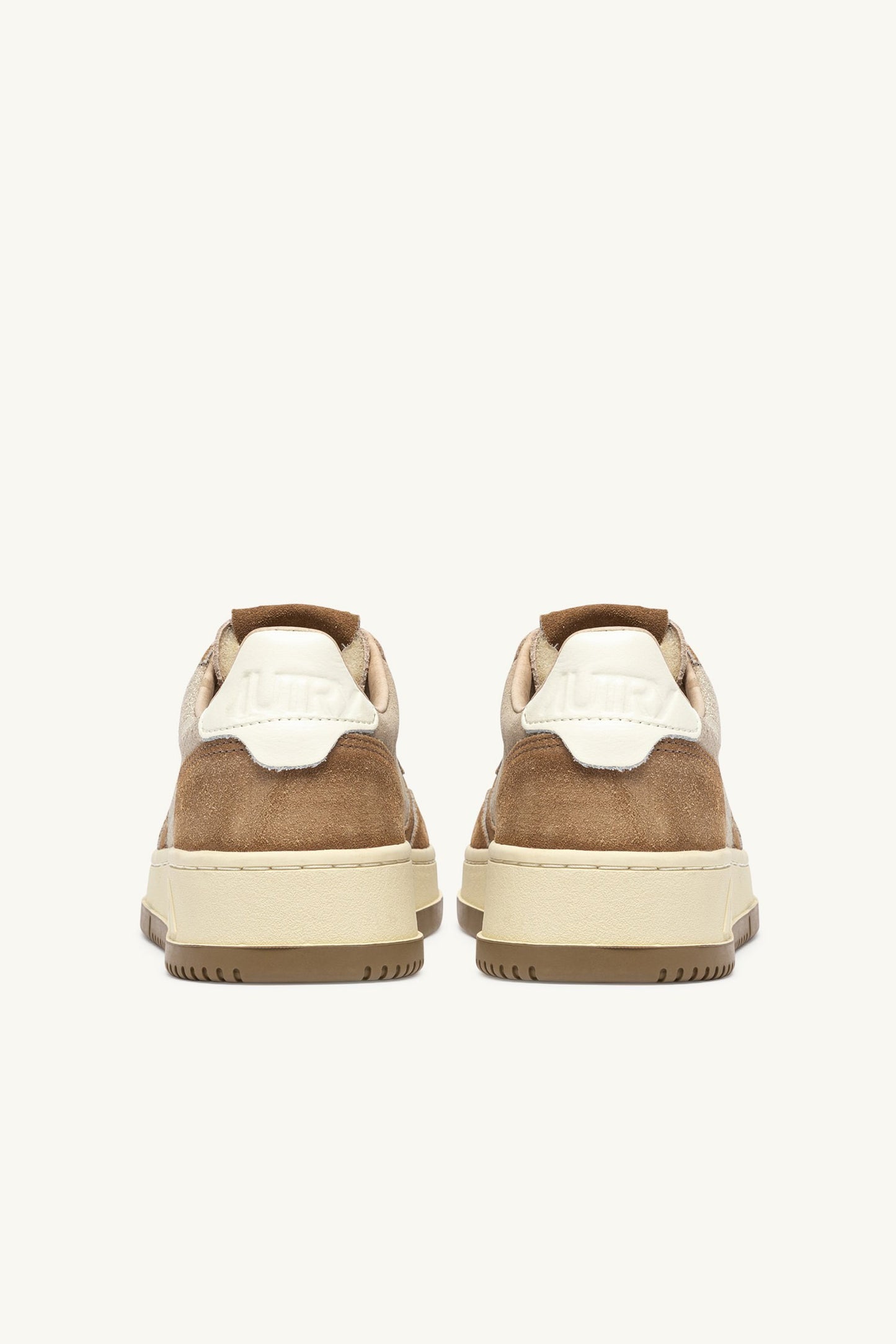 Sneaker Medalist in Platinum/Beige Autry