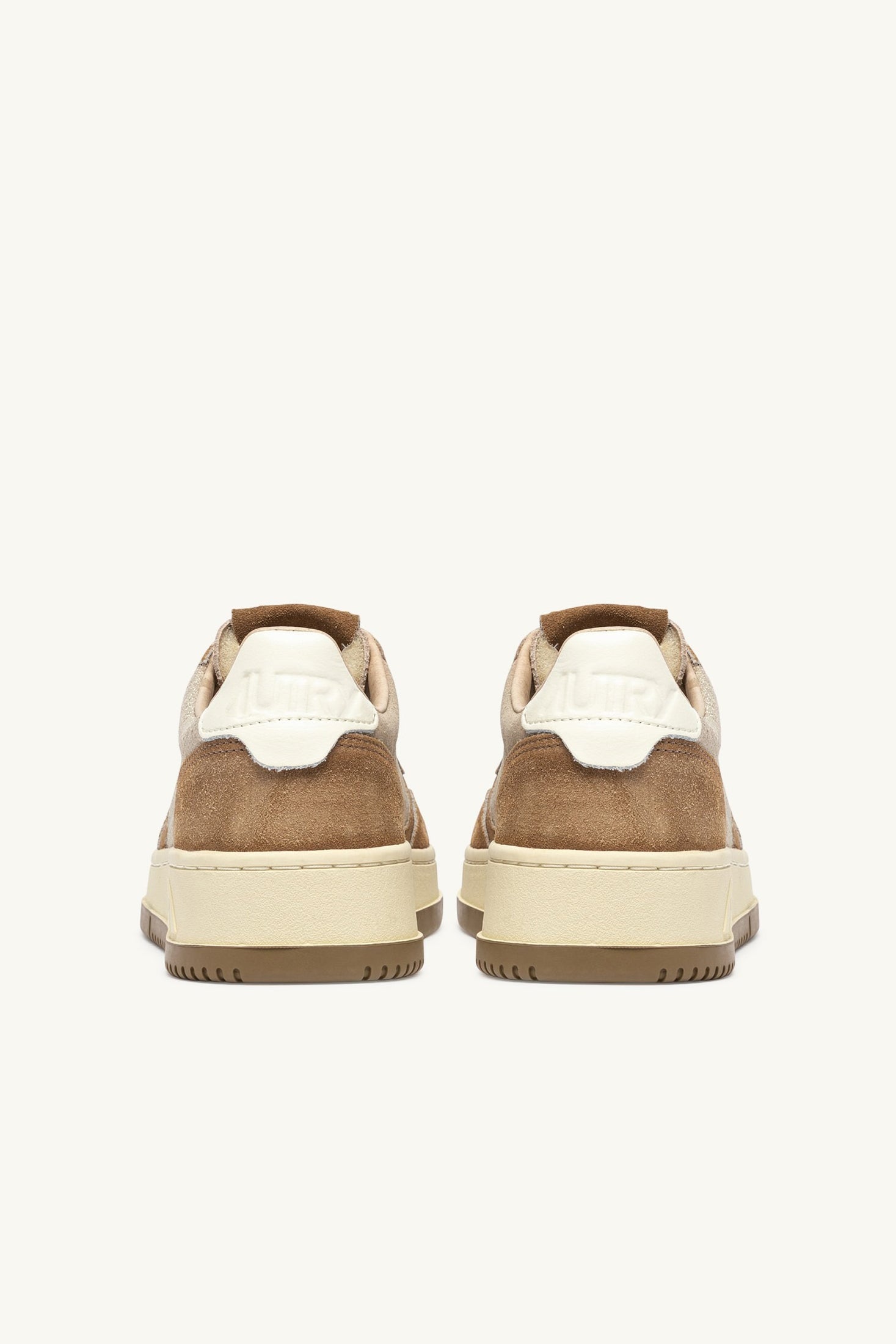 Sneaker Medalist in Platinum/Beige Autry