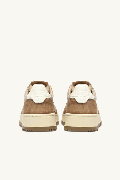 Sneaker Medalist in Platinum/Beige Autry