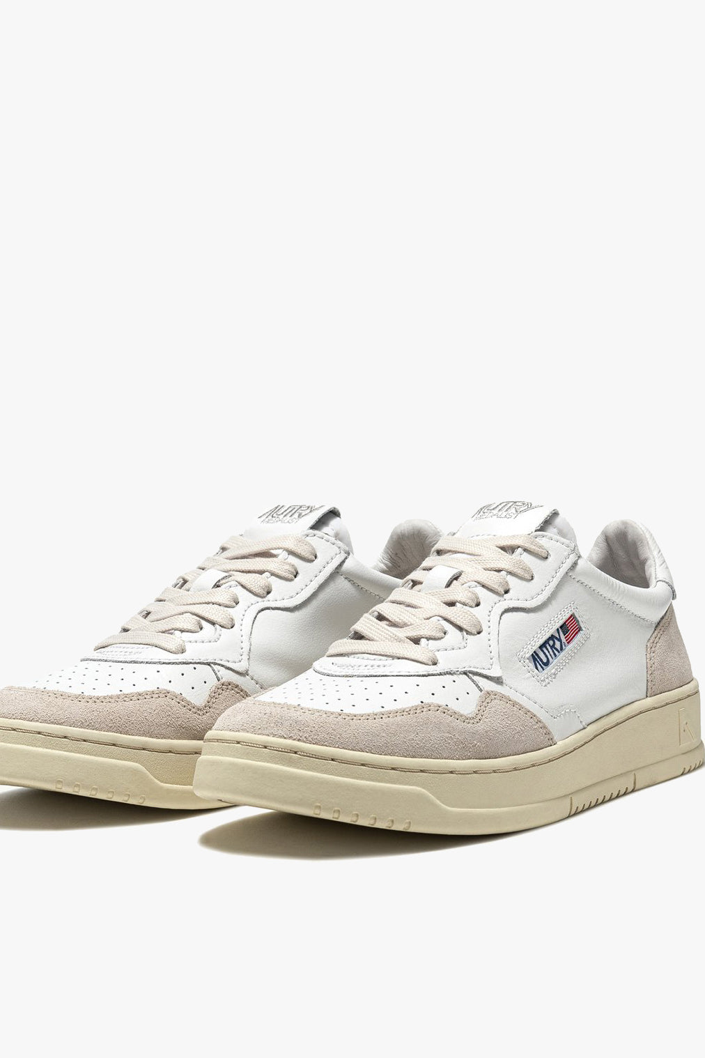 Sneaker Medalist in White/Beige Suede Autry