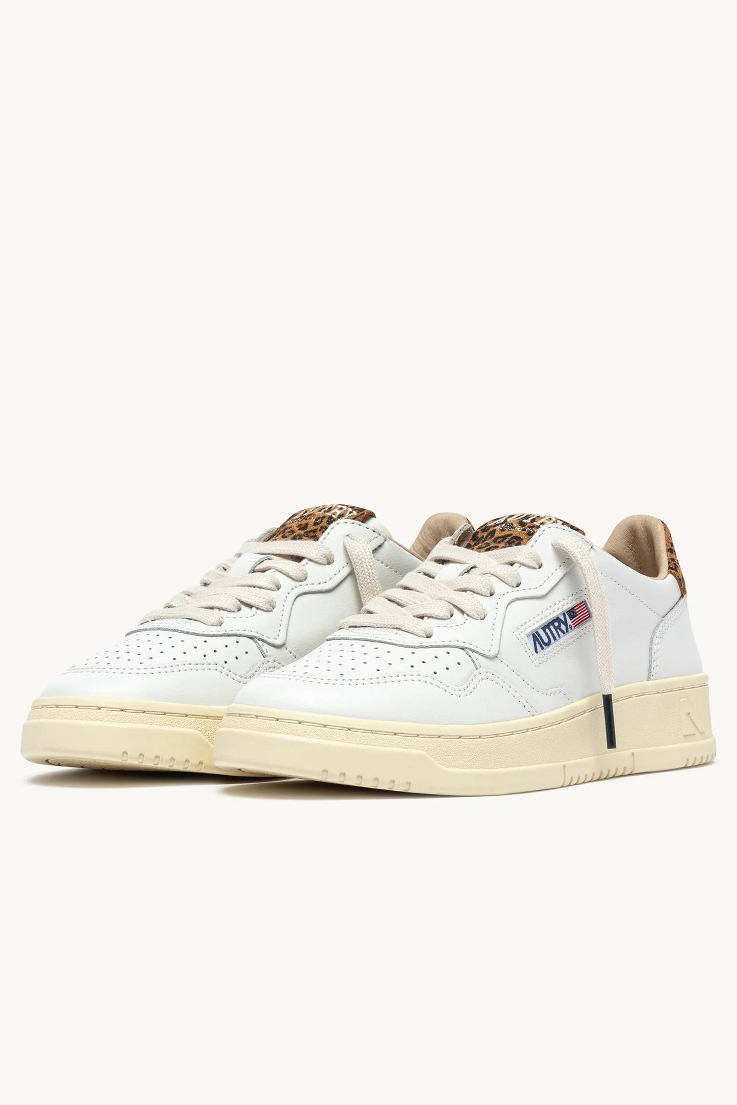 Sneaker Medalist in White/Leopard Autry