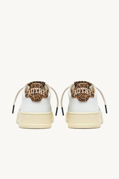 Sneaker Medalist in White/Leopard Autry