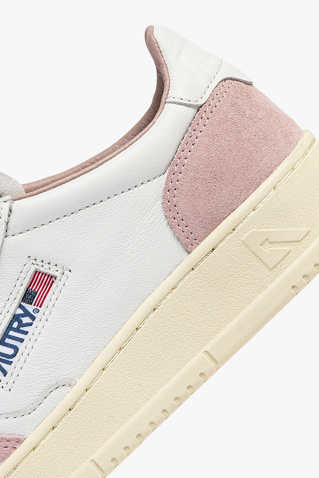 Sneaker Medalist in White/Powder Suede Autry