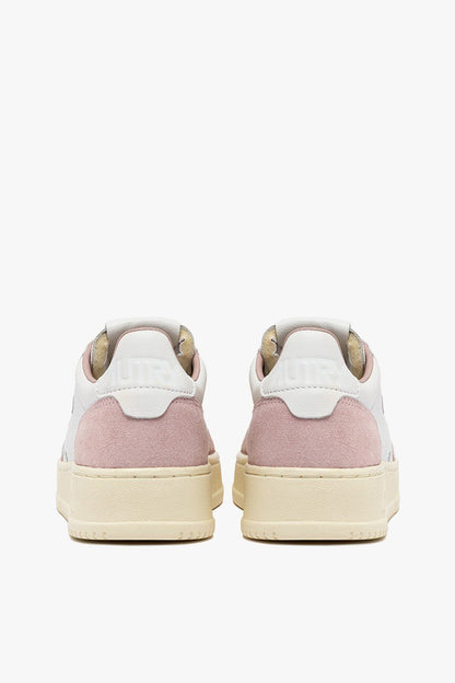 Sneaker Medalist in White/Powder Suede Autry