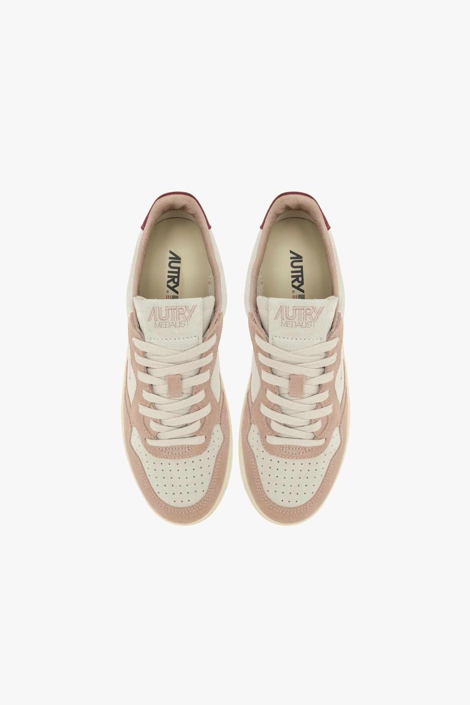 Sneaker Medalist Low in Powder/Ebony Autry