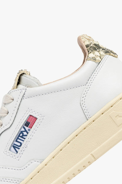 Sneaker Medalist Low in Virgin/Diamond Autry