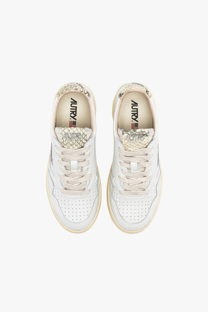 Sneaker Medalist Low in Virgin/Diamond Autry
