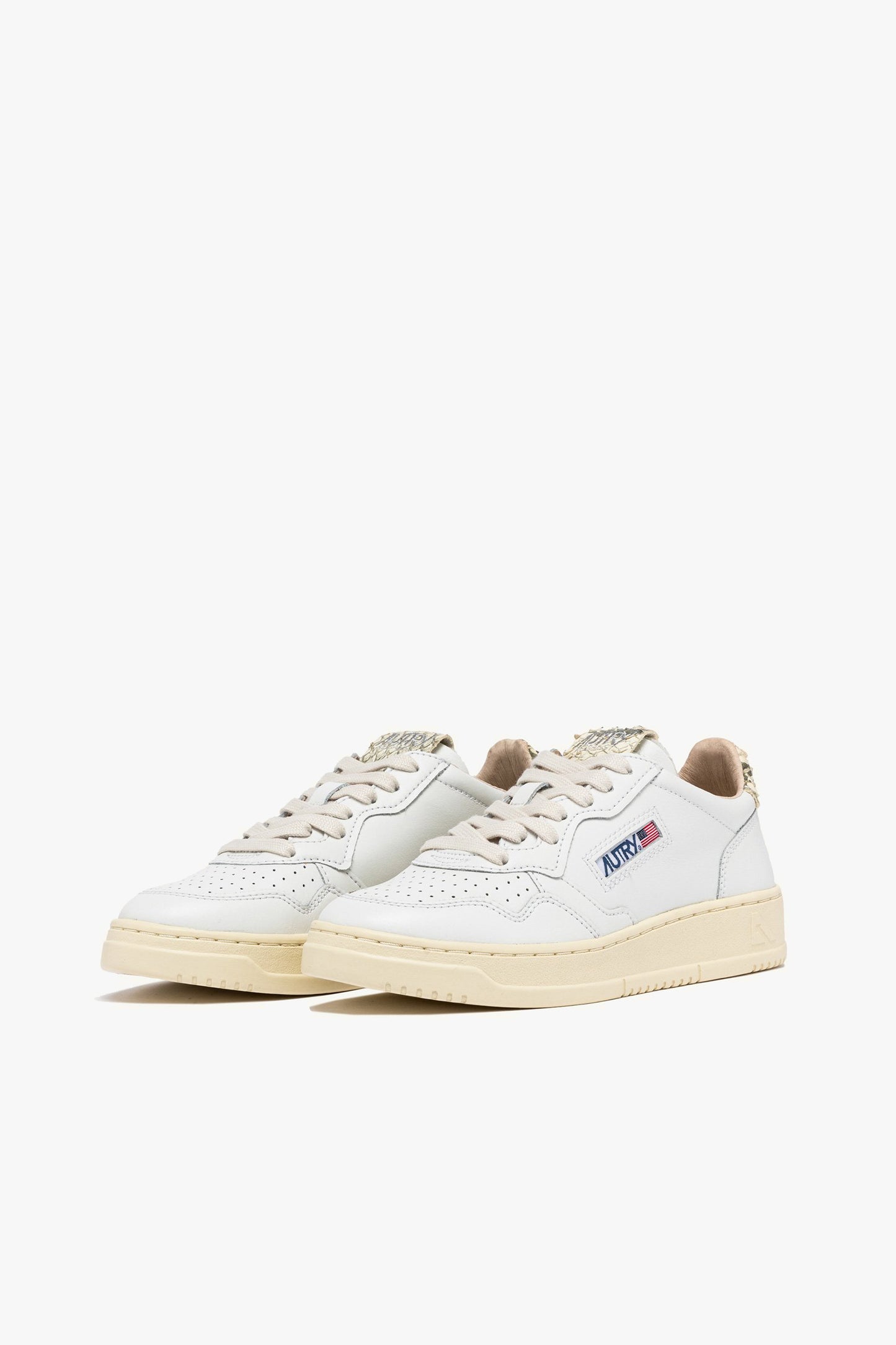 Sneaker Medalist Low in Virgin/Diamond Autry
