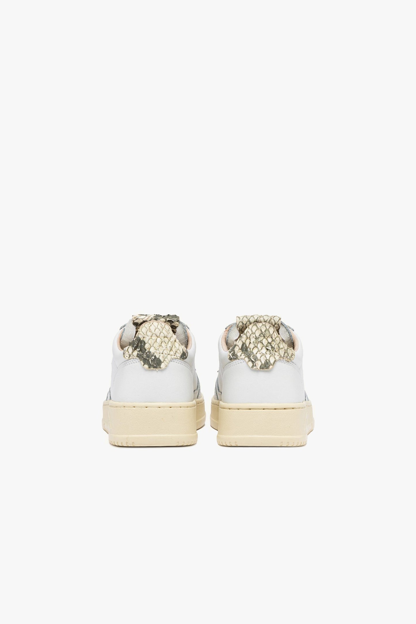 Sneaker Medalist Low in Virgin/Diamond Autry