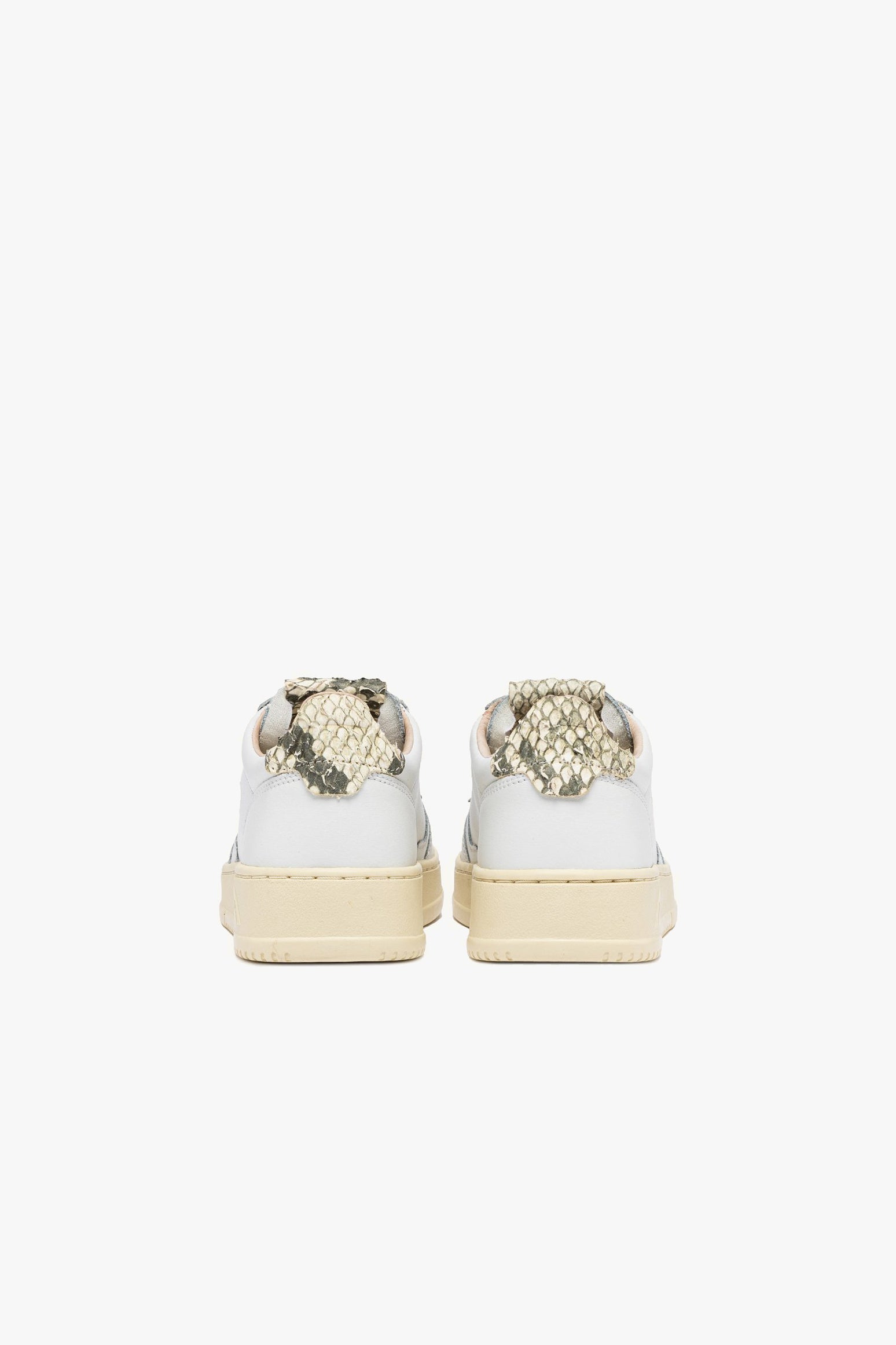 Sneaker Medalist Low in Virgin/Diamond Autry