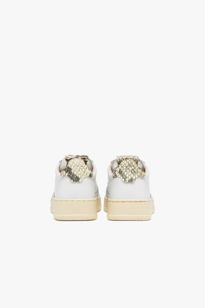 Sneaker Medalist Low in Virgin/Diamond Autry