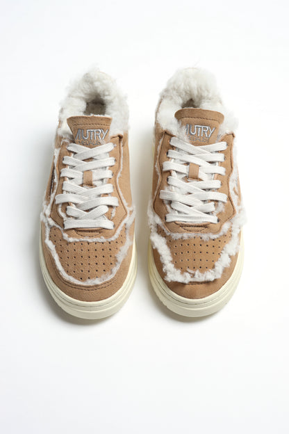 Sneaker Medalist Shearling in Cognac Autry