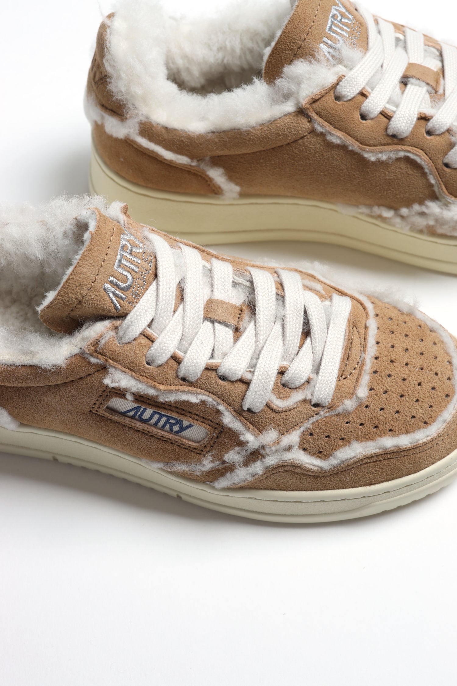 Sneaker Medalist Shearling in Cognac Autry