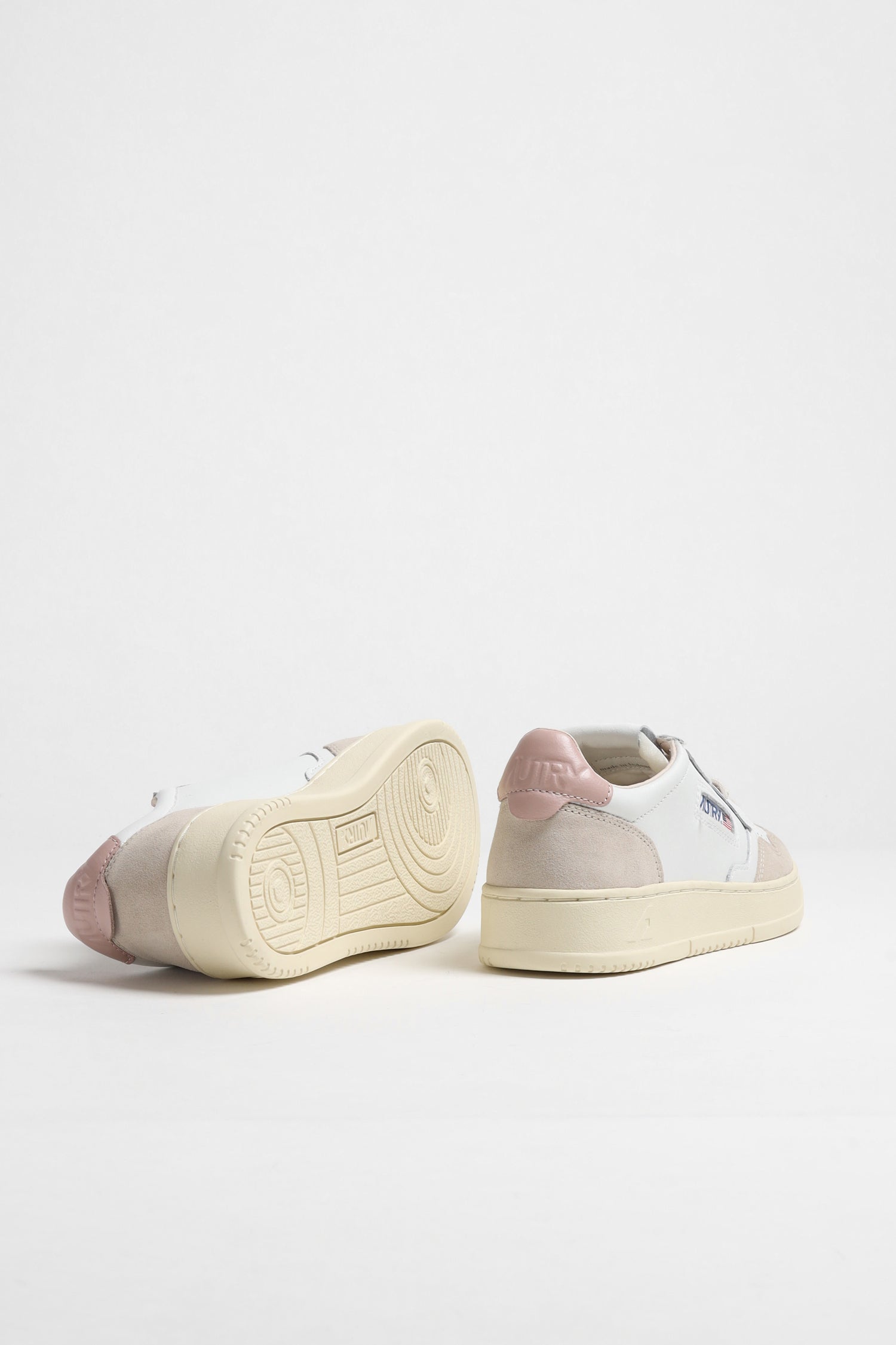 Sneaker Medalist Suede in Weiß/Powder Autry