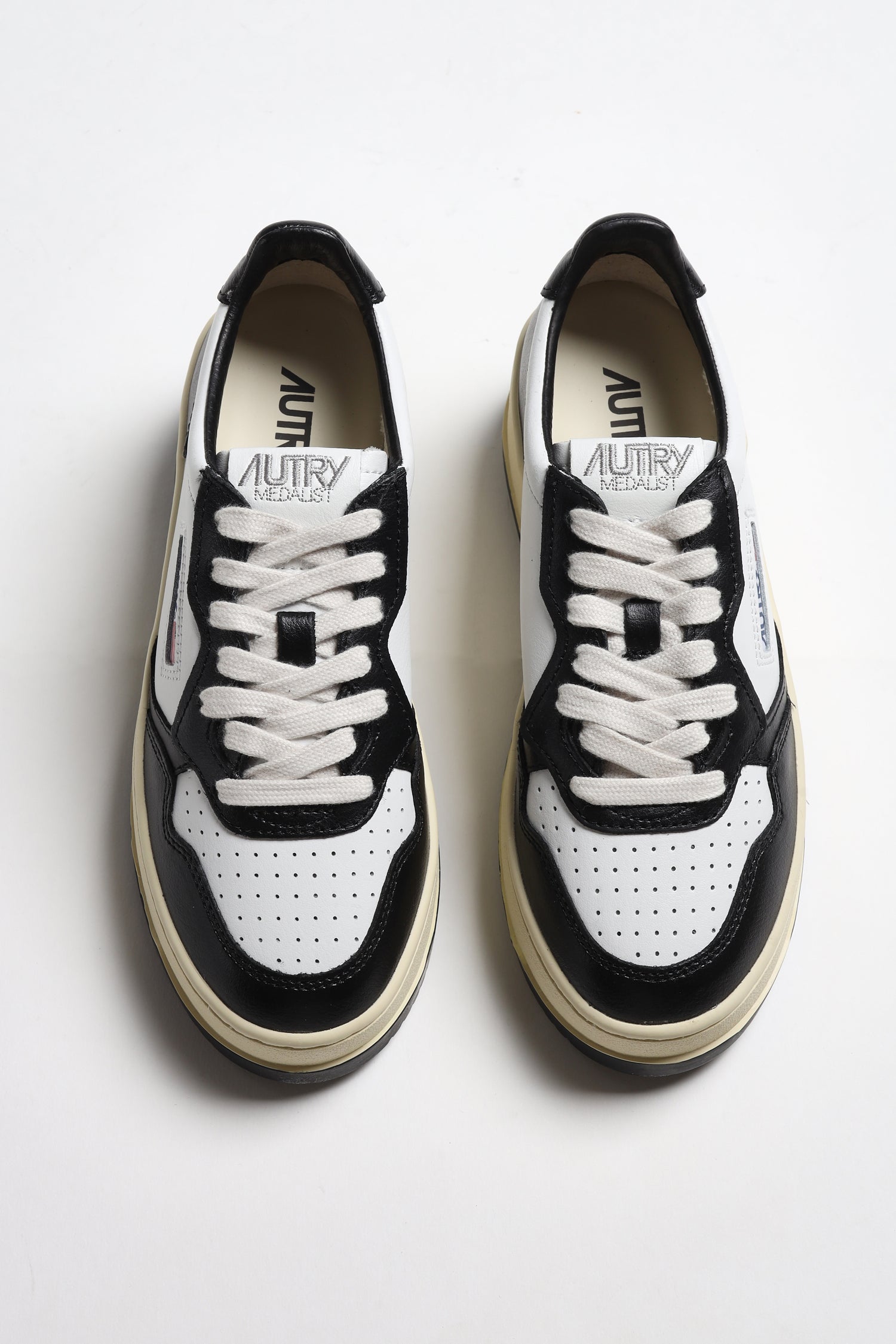 Sneaker Platform in Weiß/Schwarz Autry